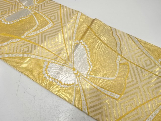 蝶模様織り出し　袋帯