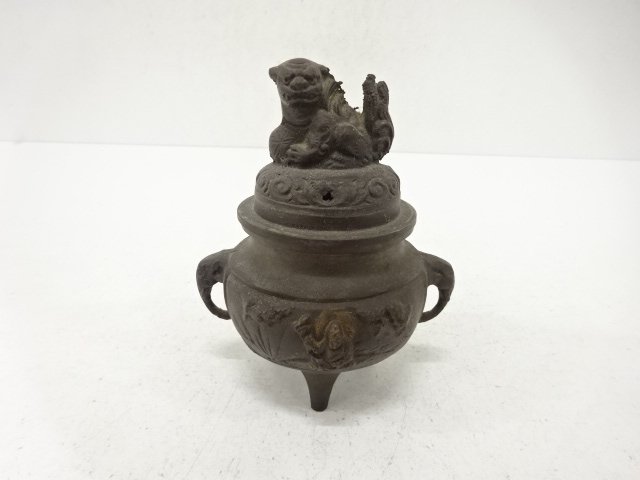 獅子　三つ足香炉