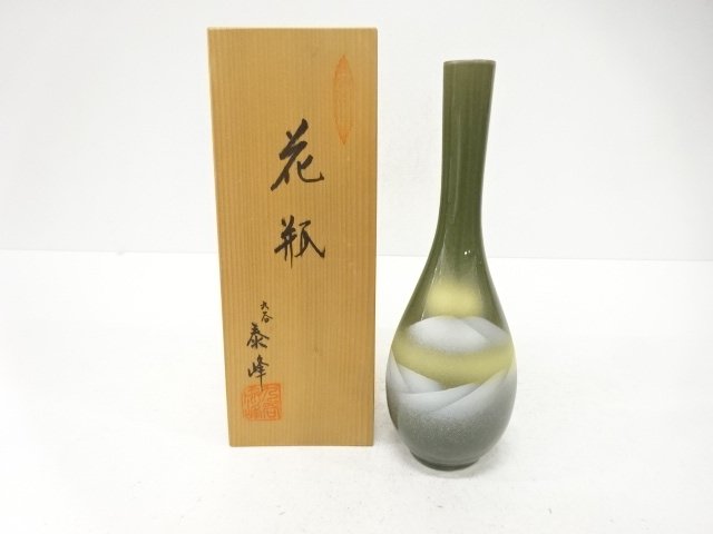 JAPANESE COLLECTIBLE / KUTANI YAKI PORCELAIN VASE BY TAIFENG