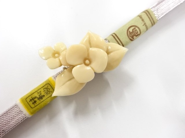 未使用品　本珊瑚帯留め・佐賀錦帯締めセット