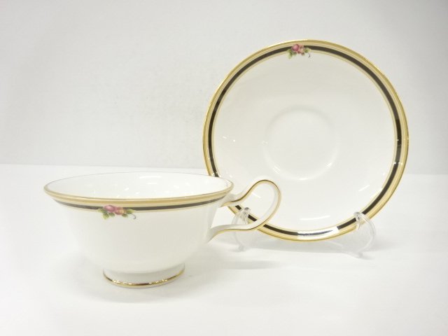WEDGWOOD　ウェッジウッド　クリオ　ティーカップ＆ソーサーペア　洋食器