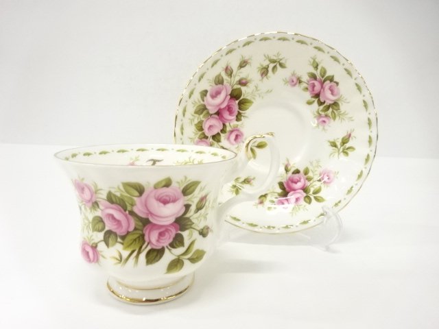 ROYAL ALBERT　ロイヤルアルバート　Flower of the Month　カップ＆ソーサー　洋食器