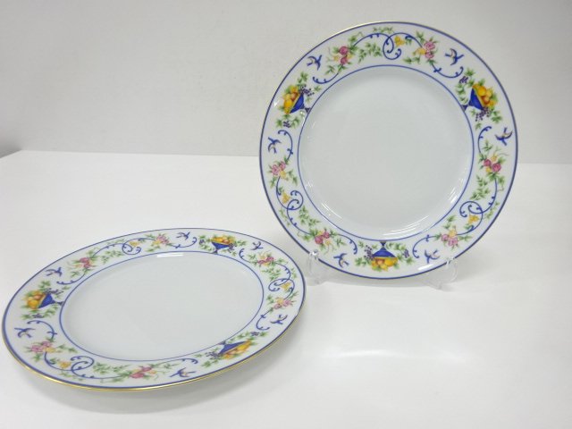 JAPANESE COLLECTIBLE / HAVILAND RENAISSANCE PLATE PAIR (26 CM) WESTERN