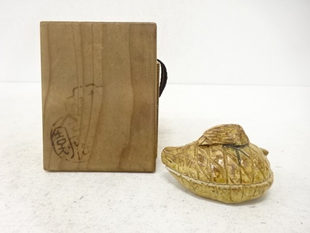 JAPANESE TEA CEREMONY / KOGO INCENSE CONTAINER / ARTISAN WORK 