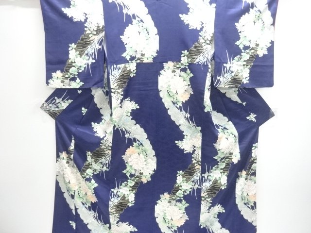雪輪に牡丹模様小紋着物（重ね衿付き）