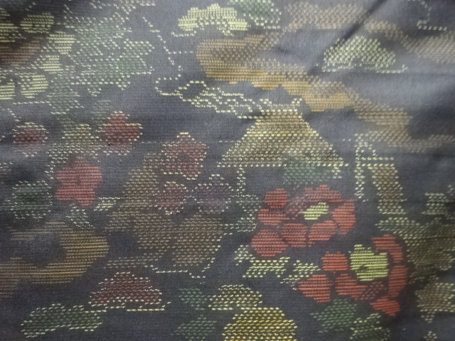 アンティーク　草花模様織出し本場泥大島紬着物