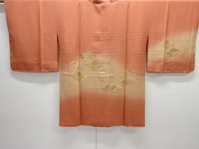 未使用品　菱に花・宝尽くし模様刺繍絵羽道行コート