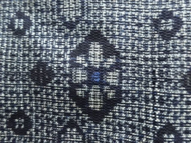 JAPANESE KIMONO / ANTIQUE KIMONO / SILK / DOROZOME / OSHIMA TSUMUGI / WOVEN FLOWER