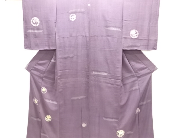 JAPANESE KIMONO / ANTIQUE KIMONO / SILK / EMBROIDERY / FAMILY CREST PATTERN