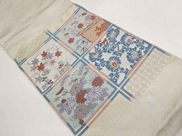 格天井に秋草・古典柄模様織出し袋帯