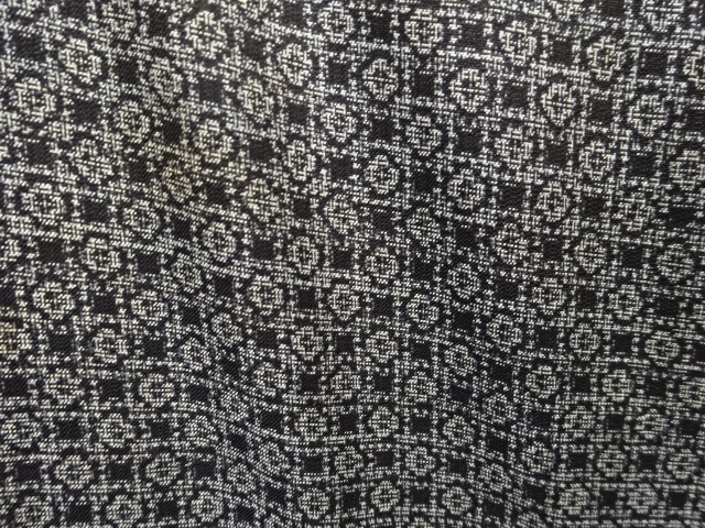 JAPANESE KIMONO / ANTIQUE KIMONO / SILK / DORO ZOME / OSHIMA TSUMUGI / WOVEN GEOMETRIC PATTERN