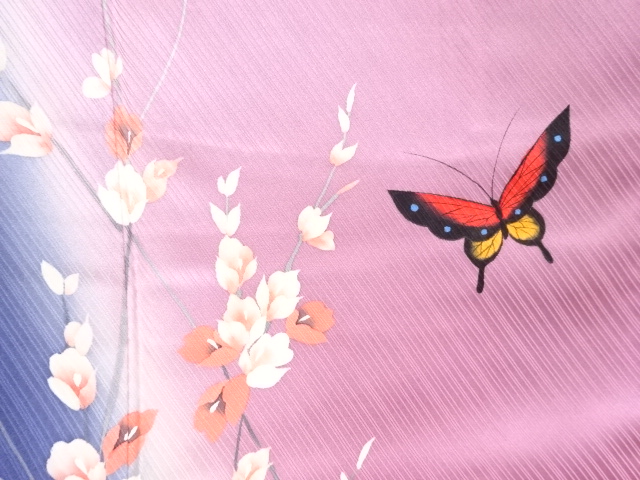 アンティーク　蝶に枝花模様着物