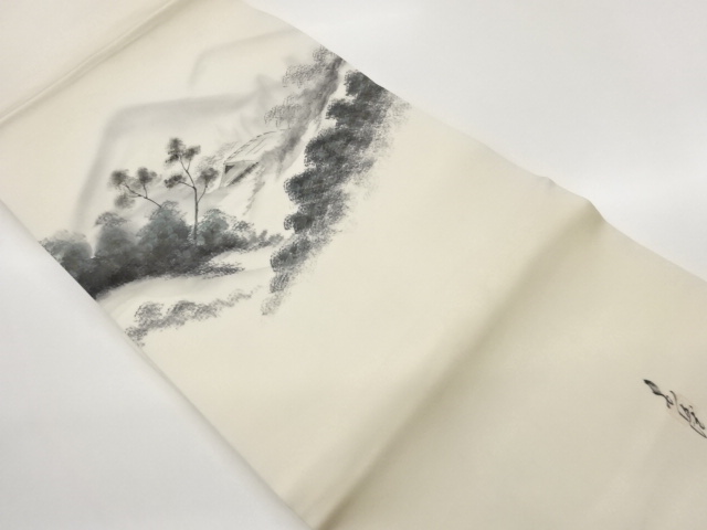 作家物　塩瀬手描き山々に木々・民家模様名古屋帯