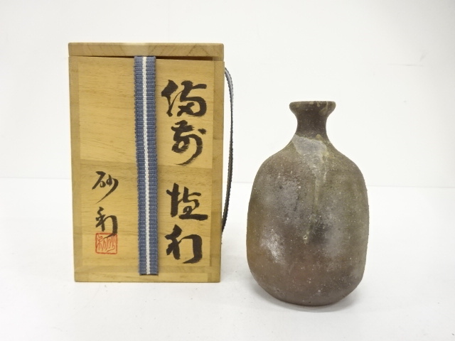 Bizen ware of a tokkuri