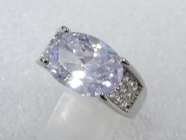 クリスタル　指輪(18号)