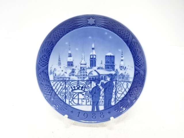 ROYAL COPENHAGEN　ロイヤルコペンハーゲン　「コペンハーゲンのクリスマスイブ」　イヤープレート(1988)　洋食器