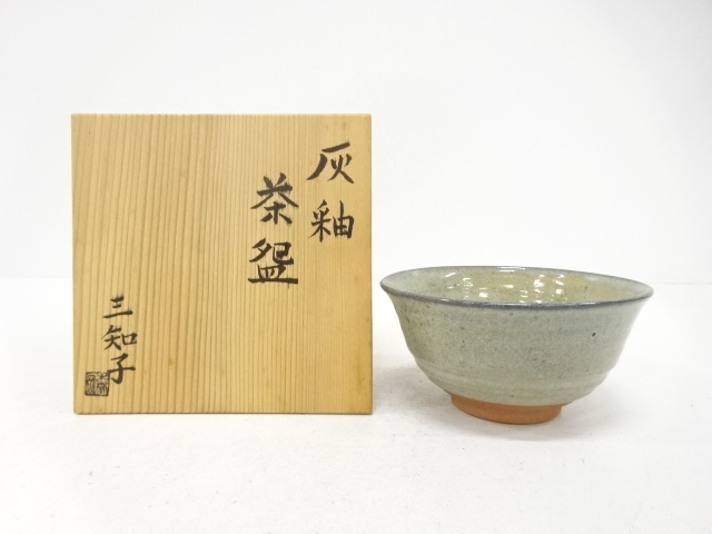 JAPANESE TEA CEREMONY / TEA BOWL CHAWAN / ASH GLAZE / ARTISAN WORK