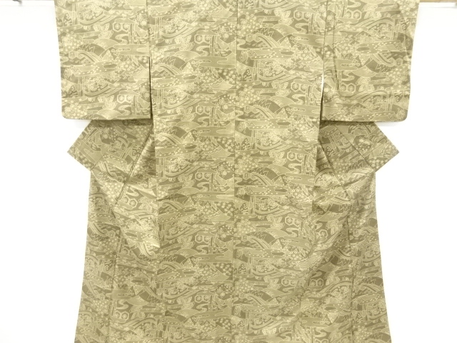 リサイクル　ヱ霞に草花・蝶模様小紋着物