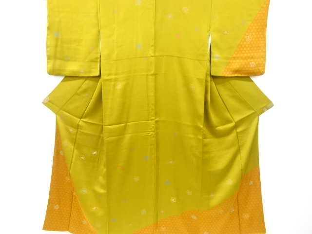 リサイクル　籠目に菊・桜模様刺繍訪問着