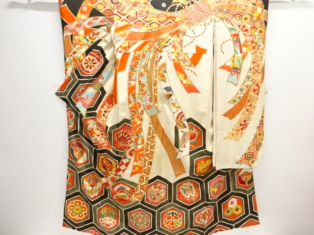 ys7184463; 宗sou 流水に桜・菊・鞠模様刺繍振袖 宗sou 疋田流水に花・鞠・牡丹・桜模様刺繍振袖