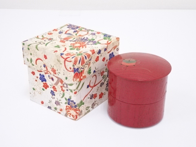 朱漆塗糸巻図二段蓋物