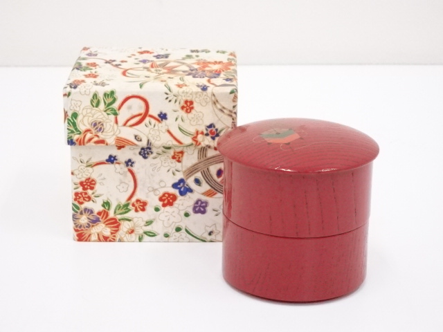 朱漆塗糸巻図二段蓋物