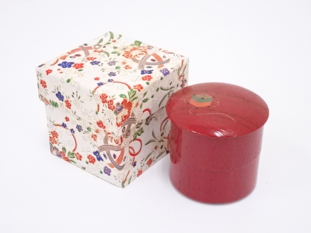 朱漆塗糸巻図二段蓋物