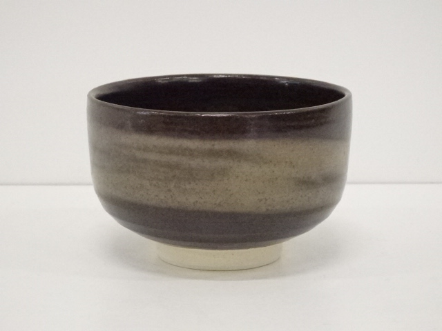 JAPANESE TEA CEREMONY / CHAWAN(TEA BOWL) / KYO WARE / IRON GLAZE / BRUSH MARKS